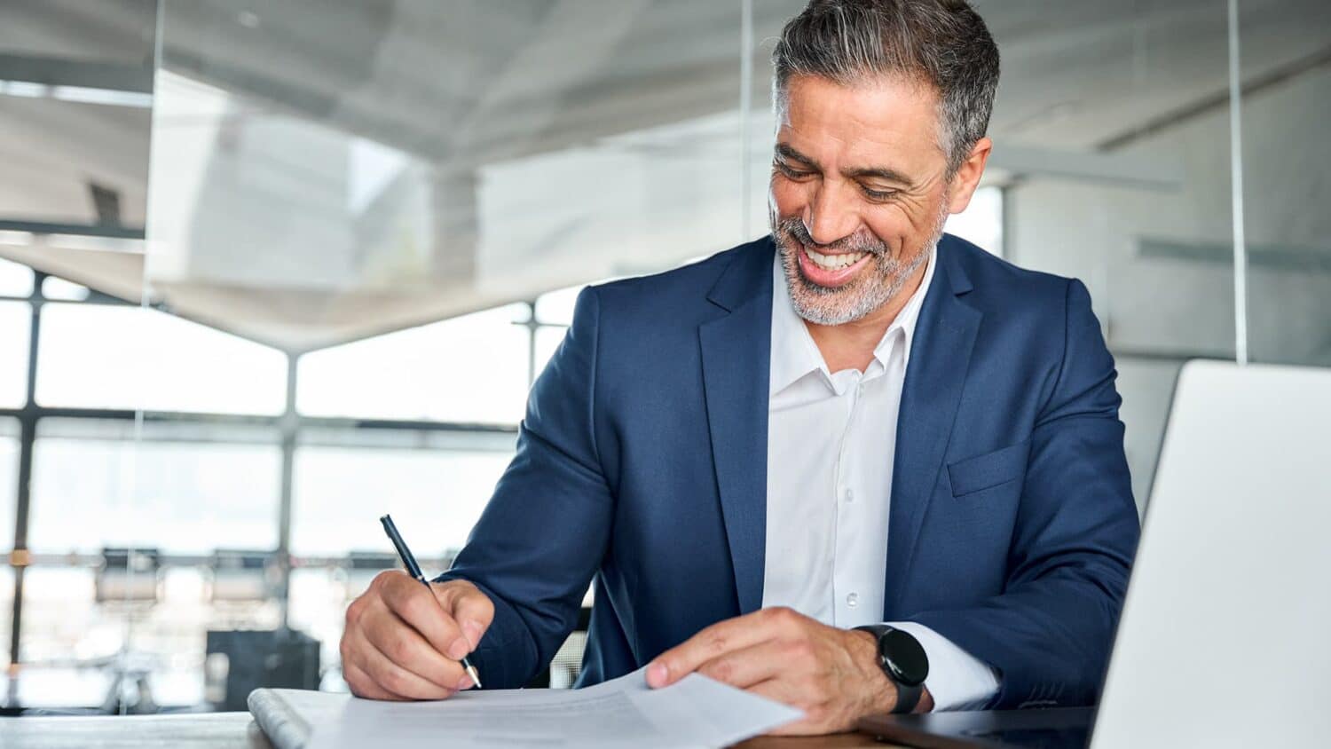 Mastering Contract Renewals: A Comprehensive Guide